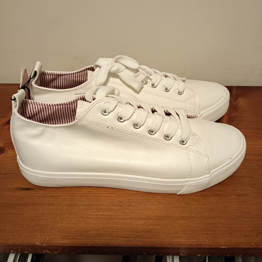 Twisted White Sneakers with Pink Accents - Picture 4 of 5